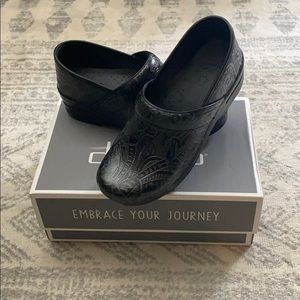 BRAND NEW Dansko Professional Clogs